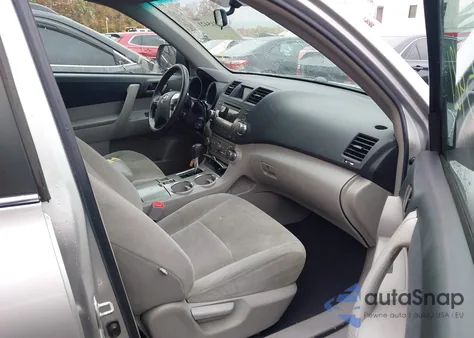 2011 Toyota Highlander Base V6 from USA, damaged, VIN 5TDZK3EHXBS046758